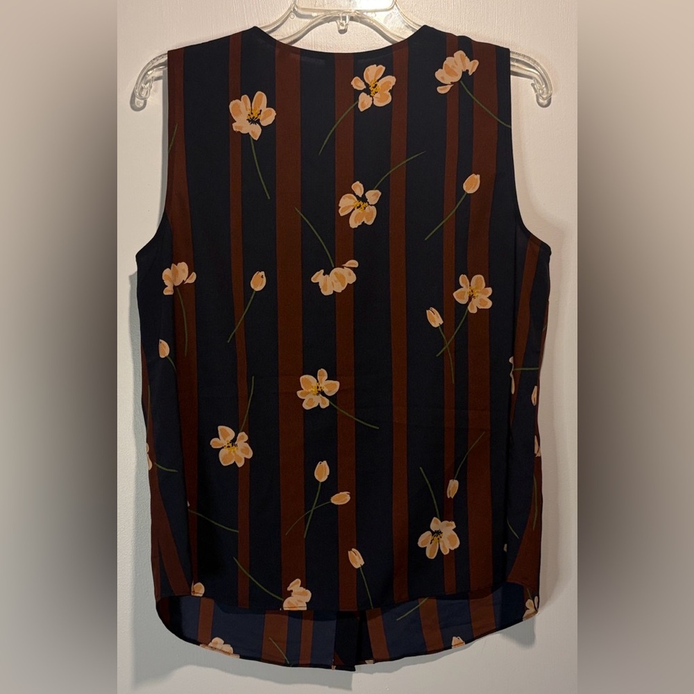 Cabi- BUNDLE! 2 Sleeveless Hi-Low Blouse Tops Floral Stripe + Gold Tie- Size M - Picture 3 of 9